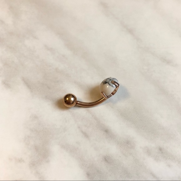 🎉 New Rose Gold Marble Bellybutton Ring - Picture 4 of 5